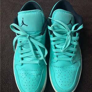 Jordan 1 Shoes Low-Top in Teal and Black